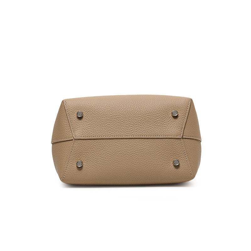 Genuine leather basket bucket bag for women, shoulder bag, crossbody bag, commuter bag, large capacity, fashionable and trendy.